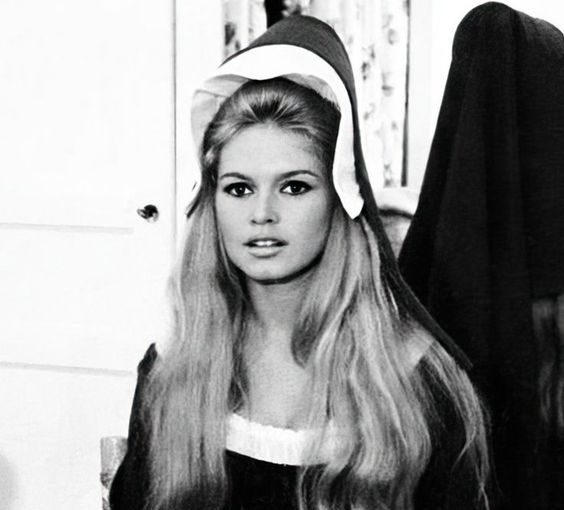 Brigitte Bardot's style in 3 fashion lessons - style motivation, lessons in fashion, Fashion and Style, fashion, Brigitte Bardot's style