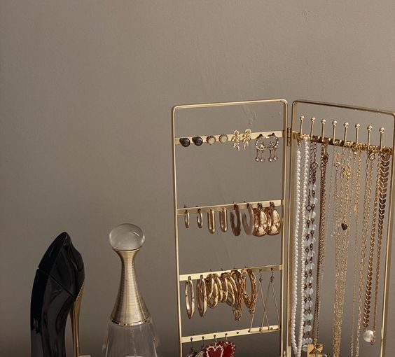 Tips to Organize Your Jewelry for Easy Access and Elegance - jewelry organization, jewelry, how to organise your jewelry