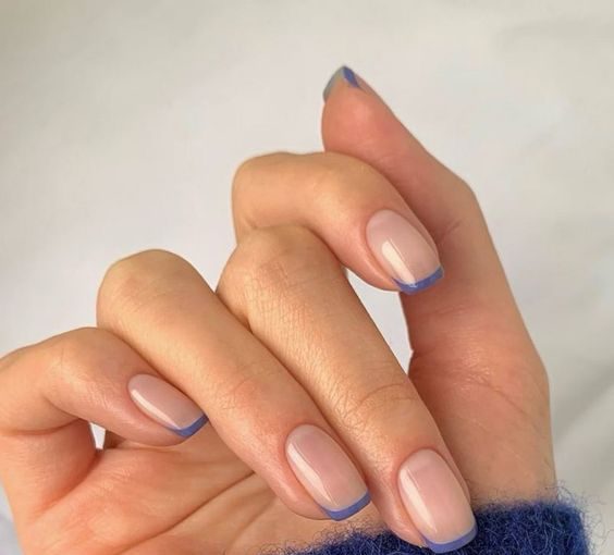 How Micro-French Manicure Aligns Perfectly with Minimalist Lifestyles - minimalistic manicure, micro-french manicure