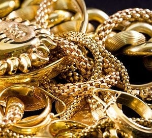 Is Bold Gold the New Black? - sustainable fashion jewelry, statement jewelry 2024, personal style jewelry, oversized necklaces, mixing and matching jewelry, eye-catching jewelry, chunky gold accessories, bold jewelry trends, bold gold jewelry, bold fashion accessories